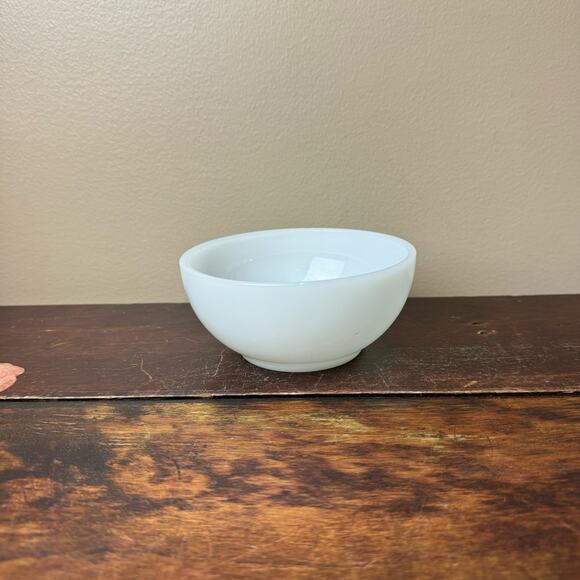 Currier & Ives Milk Glass Bowl Mar-Crest Kids on a Fence Gate Scene 1970s 1960s - Picture 3 of 8